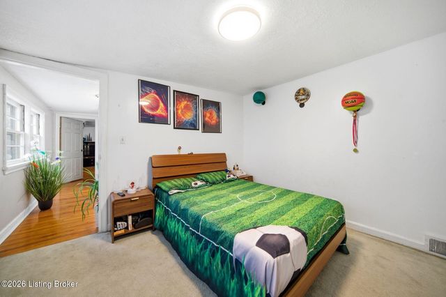 5135 Maryview Dr, Louisville, KY 40216