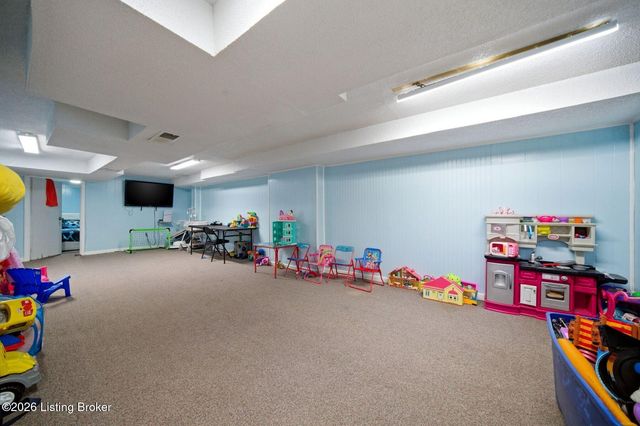 5135 Maryview Dr, Louisville, KY 40216