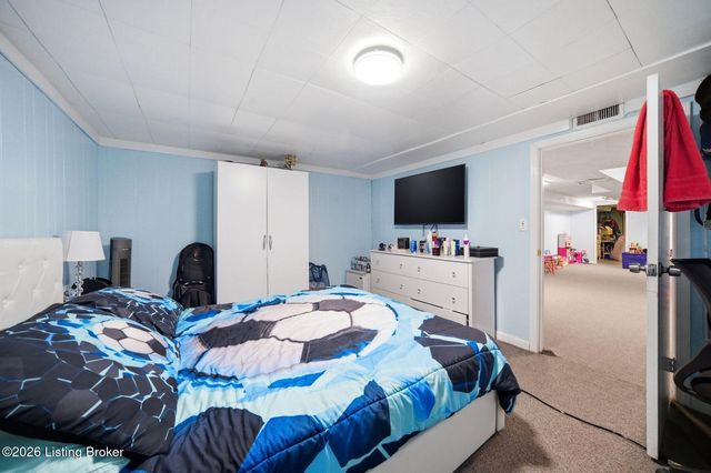 5135 Maryview Dr, Louisville, KY 40216