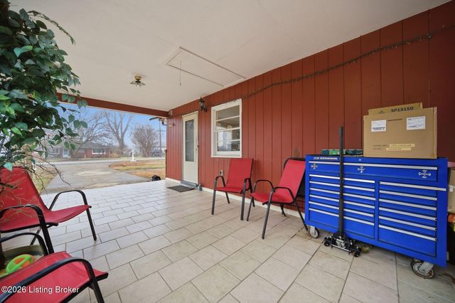 5135 Maryview Dr, Louisville, KY 40216