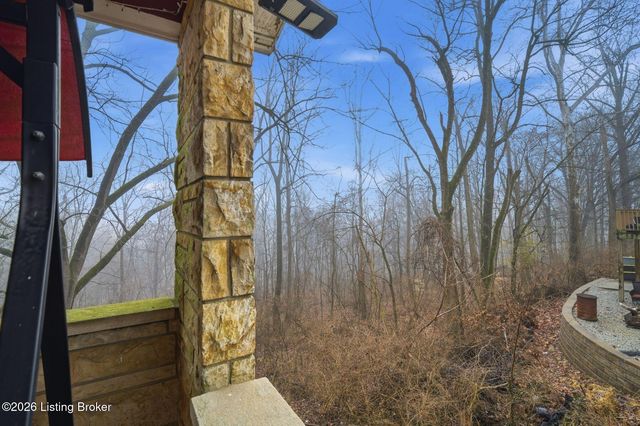 5135 Maryview Dr, Louisville, KY 40216