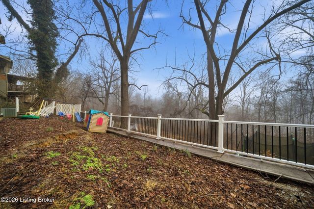 5135 Maryview Dr, Louisville, KY 40216