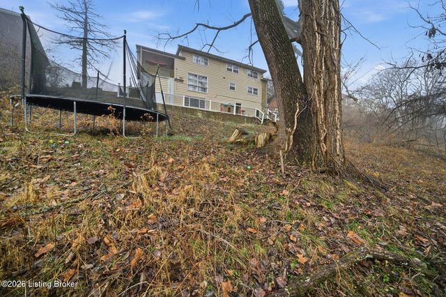 5135 Maryview Dr, Louisville, KY 40216