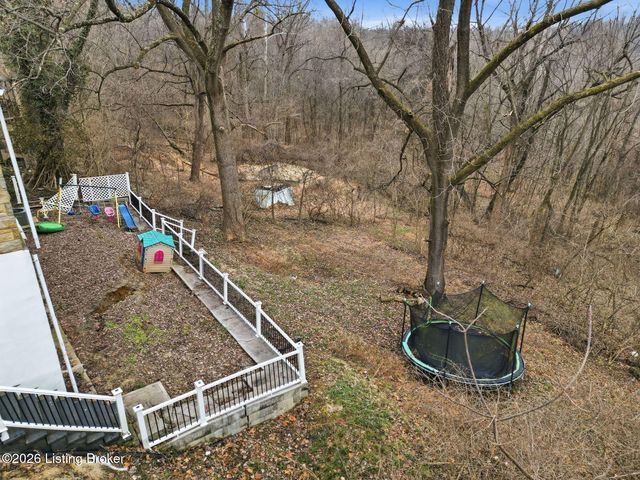 5135 Maryview Dr, Louisville, KY 40216