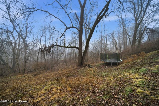 5135 Maryview Dr, Louisville, KY 40216