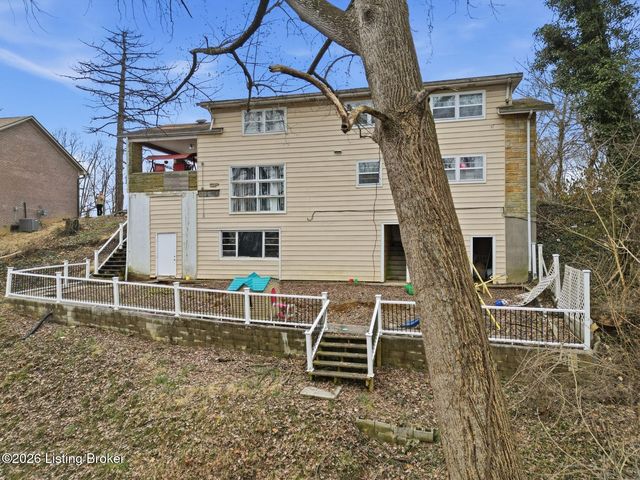 5135 Maryview Dr, Louisville, KY 40216