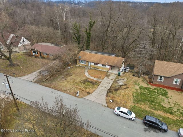 5135 Maryview Dr, Louisville, KY 40216