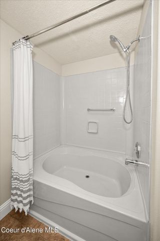 9090 N Runkle RD, Hayden, ID 83835
