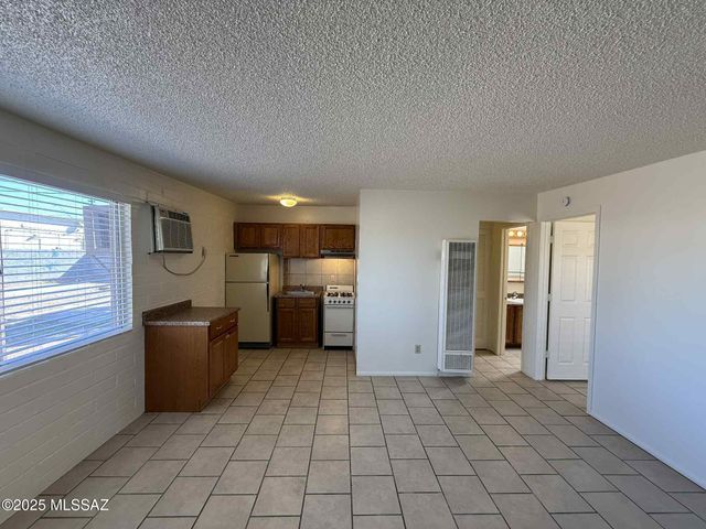 5433 E 30th St Apt D, Tucson, AZ 85711