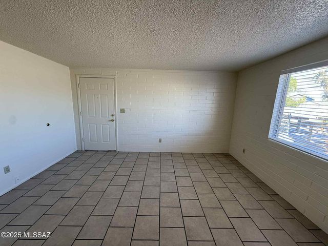 5433 E 30th St Apt D, Tucson, AZ 85711