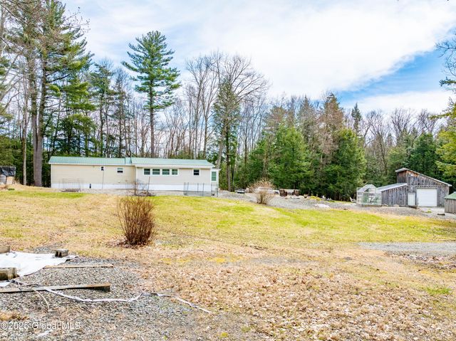 77 Davitt Lake Road, Poestenkill, NY 12018