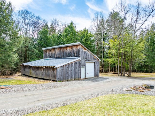 77 Davitt Lake Road, Poestenkill, NY 12018