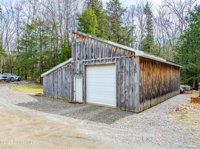 77 Davitt Lake Road, Poestenkill, NY 12018