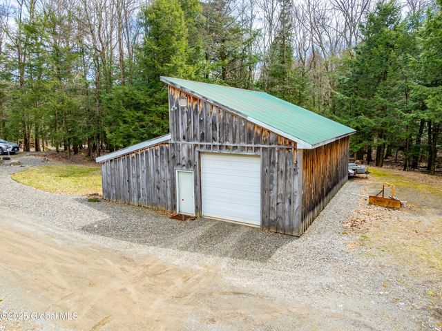 77 Davitt Lake Road, Poestenkill, NY 12018