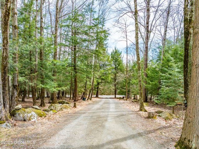 77 Davitt Lake Road, Poestenkill, NY 12018