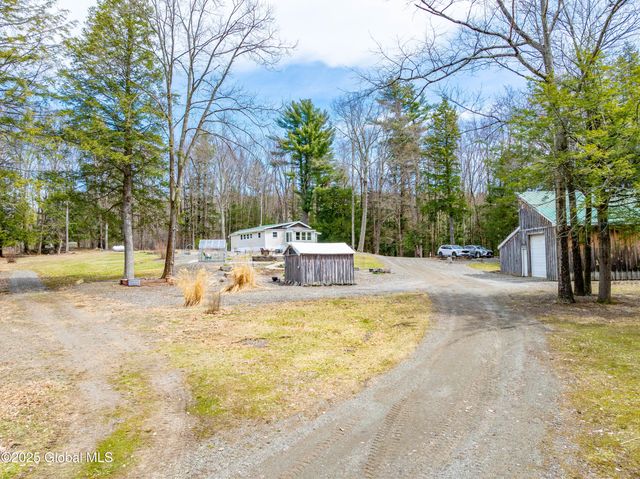 77 Davitt Lake Road, Poestenkill, NY 12018