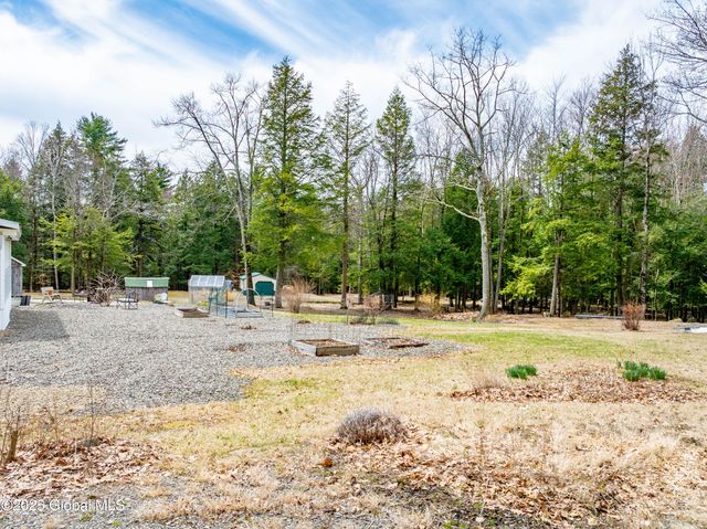 77 Davitt Lake Road, Poestenkill, NY 12018