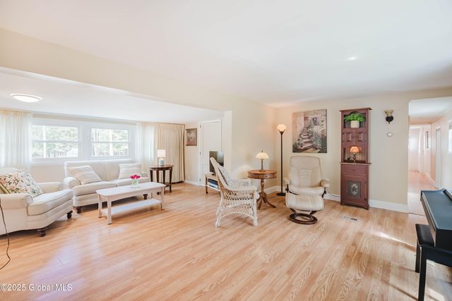 77 Davitt Lake Road, Poestenkill, NY 12018