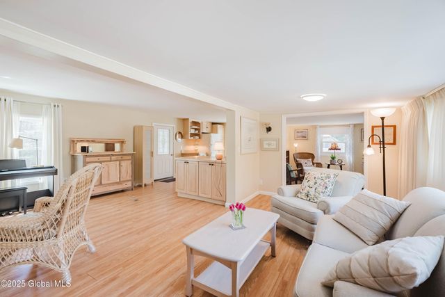 77 Davitt Lake Road, Poestenkill, NY 12018