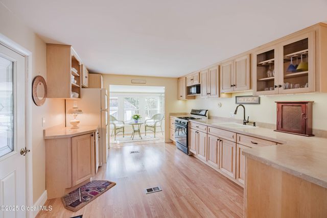 77 Davitt Lake Road, Poestenkill, NY 12018