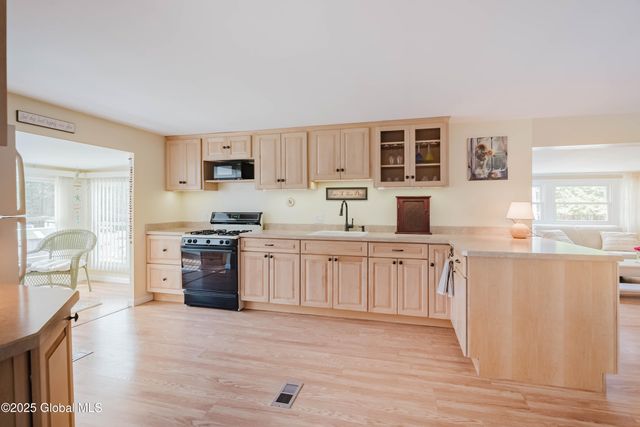 77 Davitt Lake Road, Poestenkill, NY 12018