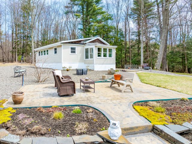 77 Davitt Lake Road, Poestenkill, NY 12018