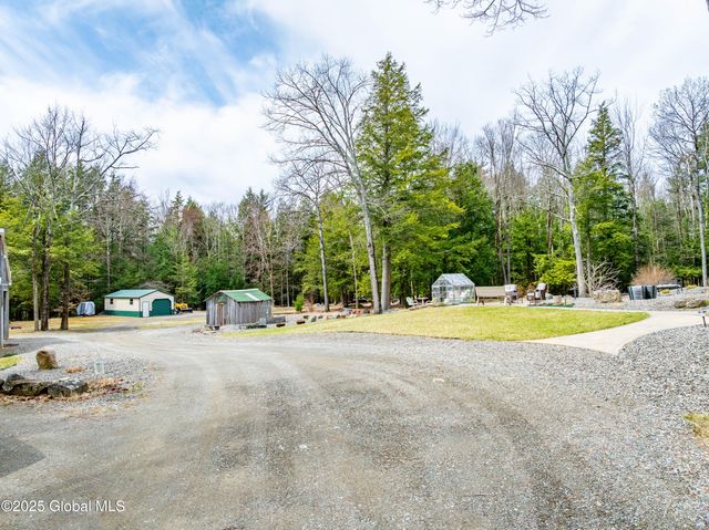 77 Davitt Lake Road, Poestenkill, NY 12018