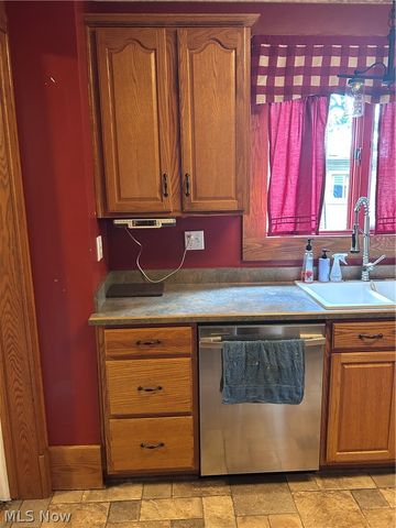 170 Woodbine Avenue SE, Warren, OH 44483
