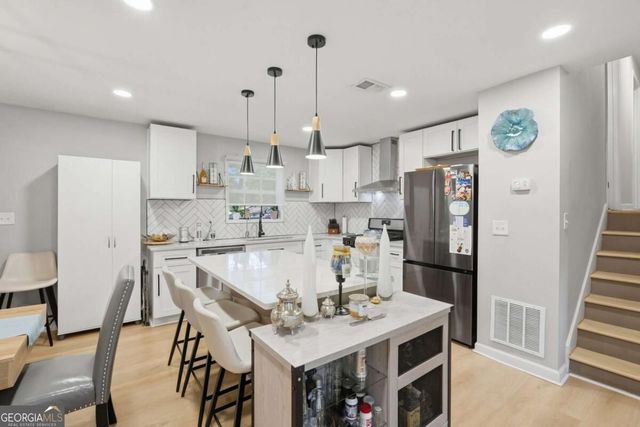 3316 Alcazar Drive SW, Lilburn, GA 30047