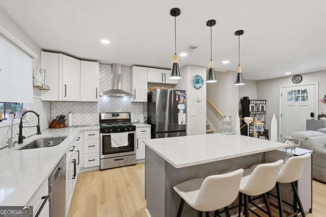 3316 Alcazar Drive SW, Lilburn, GA 30047