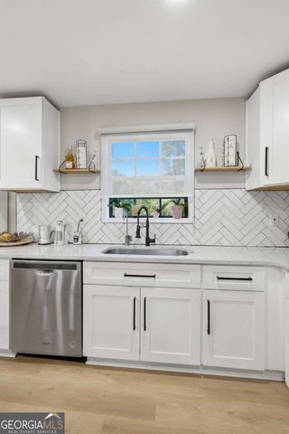 3316 Alcazar Drive SW, Lilburn, GA 30047