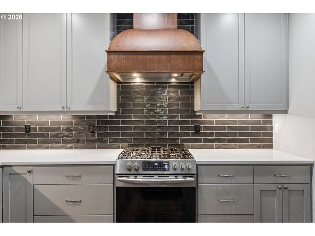 14330 Se CHRISTENSON Ct, Clackamas, OR 97015
