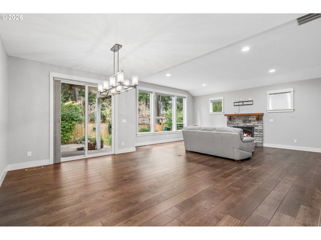 14330 Se CHRISTENSON Ct, Clackamas, OR 97015