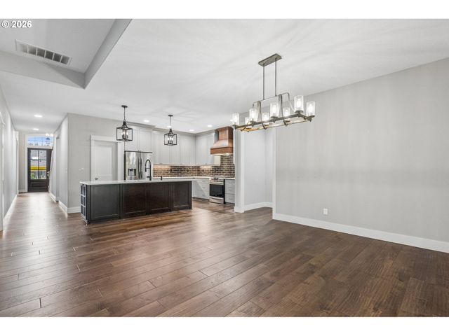 14330 Se CHRISTENSON Ct, Clackamas, OR 97015