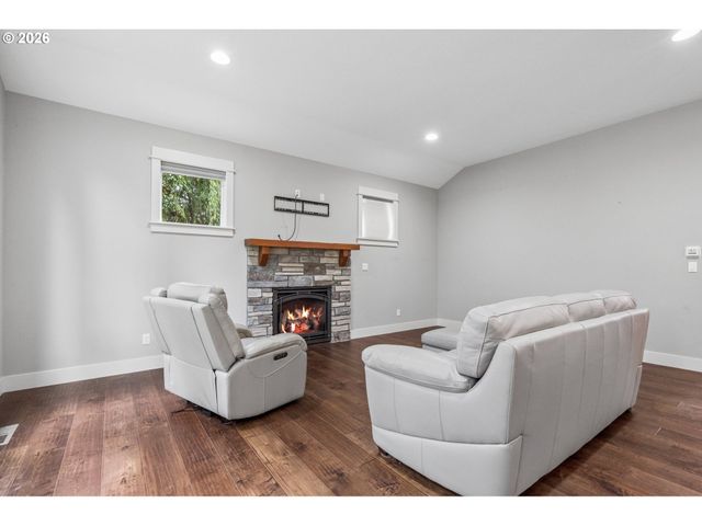 14330 Se CHRISTENSON Ct, Clackamas, OR 97015