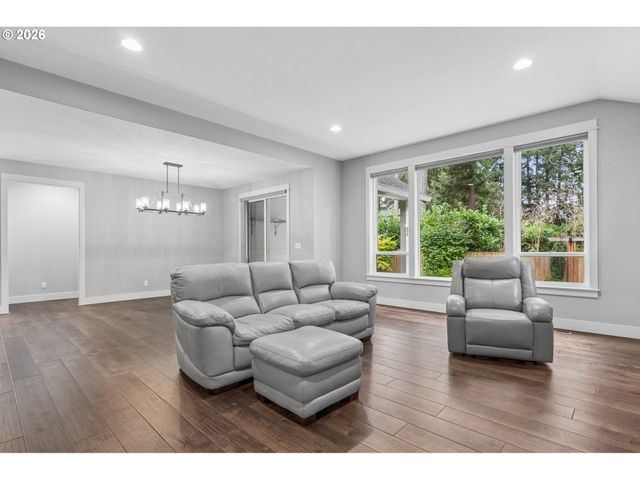 14330 Se CHRISTENSON Ct, Clackamas, OR 97015