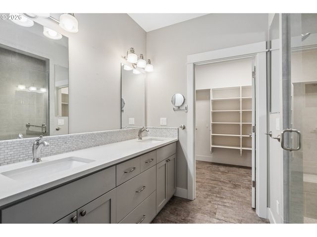 14330 Se CHRISTENSON Ct, Clackamas, OR 97015