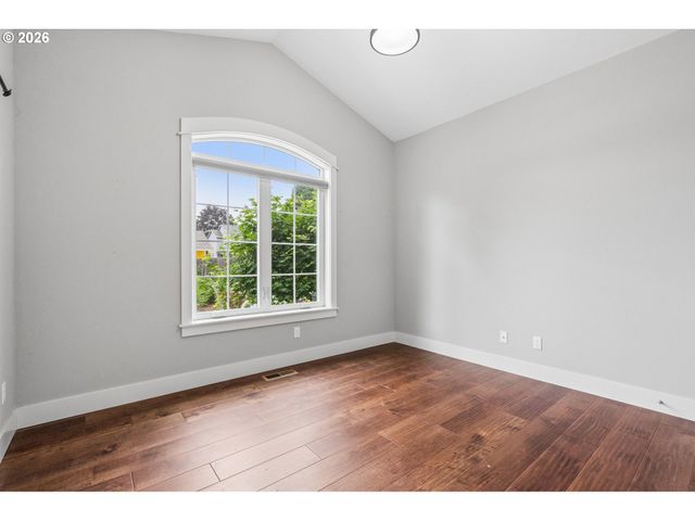 14330 Se CHRISTENSON Ct, Clackamas, OR 97015