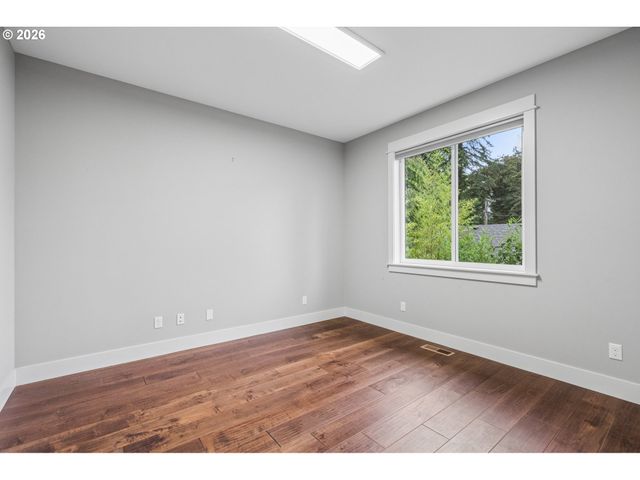14330 Se CHRISTENSON Ct, Clackamas, OR 97015