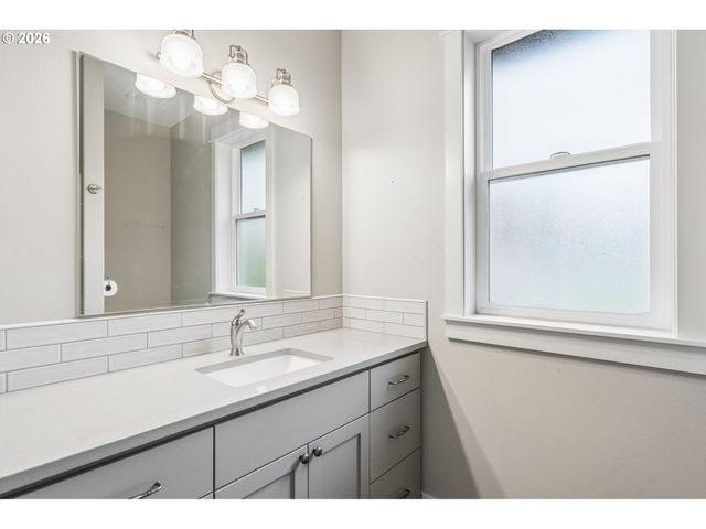 14330 Se CHRISTENSON Ct, Clackamas, OR 97015