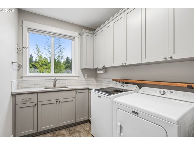 14330 Se CHRISTENSON Ct, Clackamas, OR 97015