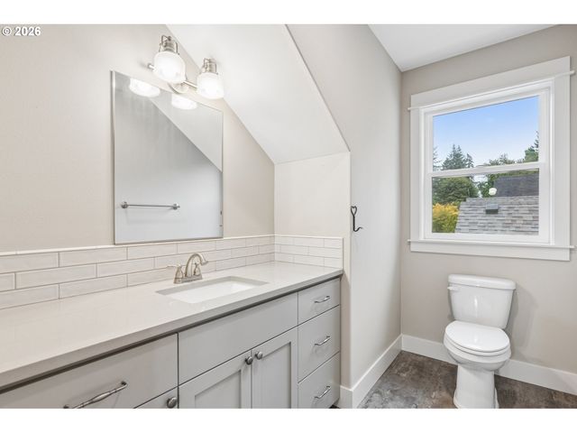 14330 Se CHRISTENSON Ct, Clackamas, OR 97015