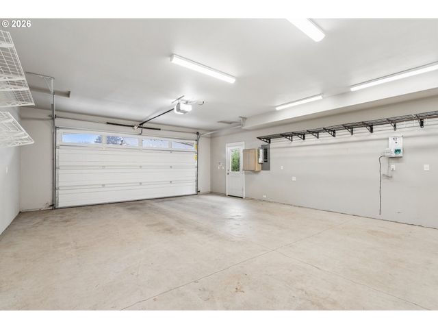 14330 Se CHRISTENSON Ct, Clackamas, OR 97015