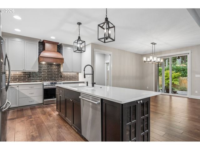 14330 Se CHRISTENSON Ct, Clackamas, OR 97015