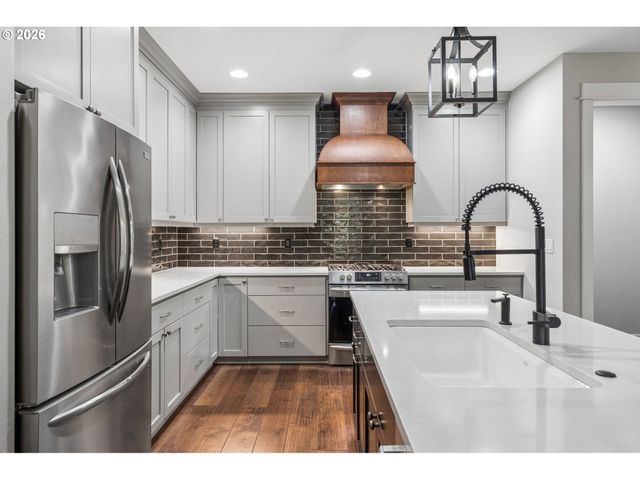 14330 Se CHRISTENSON Ct, Clackamas, OR 97015