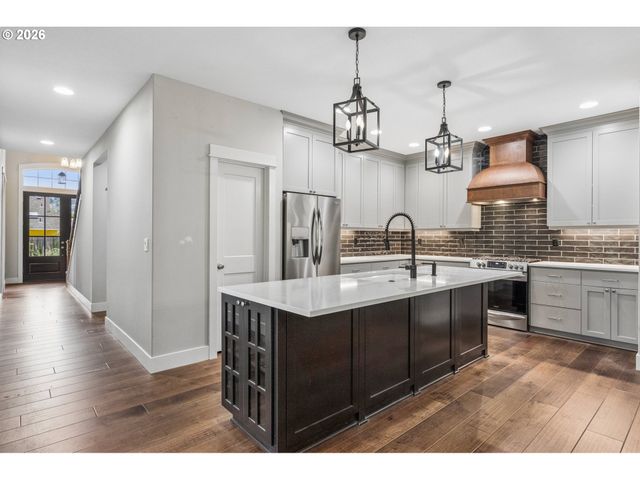14330 Se CHRISTENSON Ct, Clackamas, OR 97015
