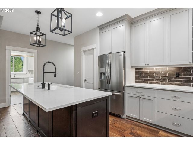 14330 Se CHRISTENSON Ct, Clackamas, OR 97015