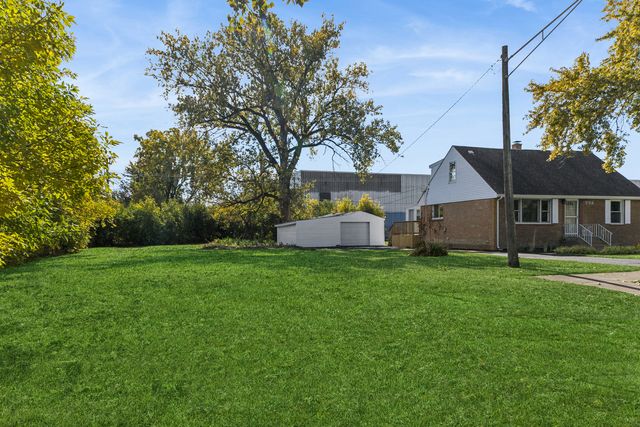 7705 Columbia Drive, Bridgeview, IL 60455