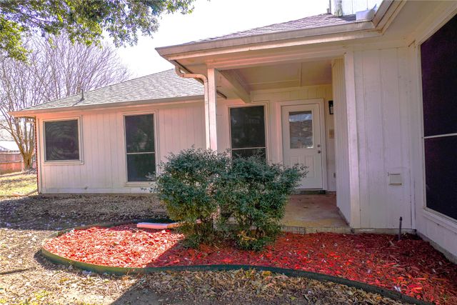 1045 Blueberry Court, Crowley, TX 76036