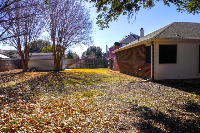 1045 Blueberry Court, Crowley, TX 76036